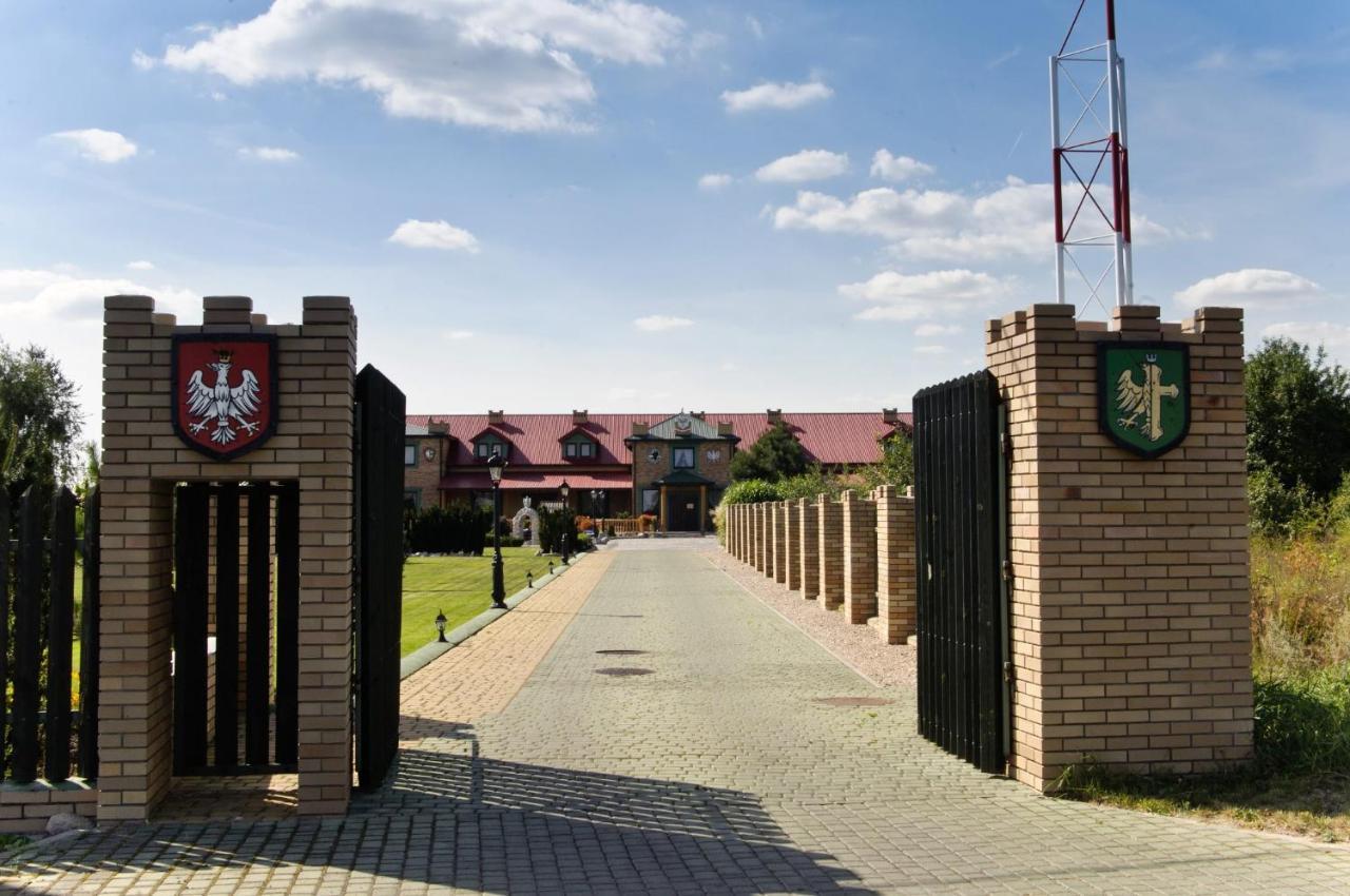 Zajazd Rycerski Kozienice Exterior photo